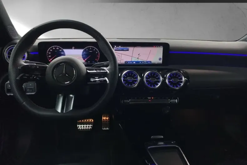 Mercedes-Benz A 220 din 2023 cu 4.970 km - oferta MER168086 - foto 8
