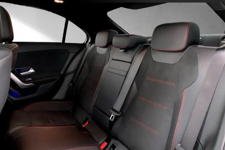 Mercedes-Benz A 220 din 2023 cu 4.970 km - oferta MER168086 - foto 9