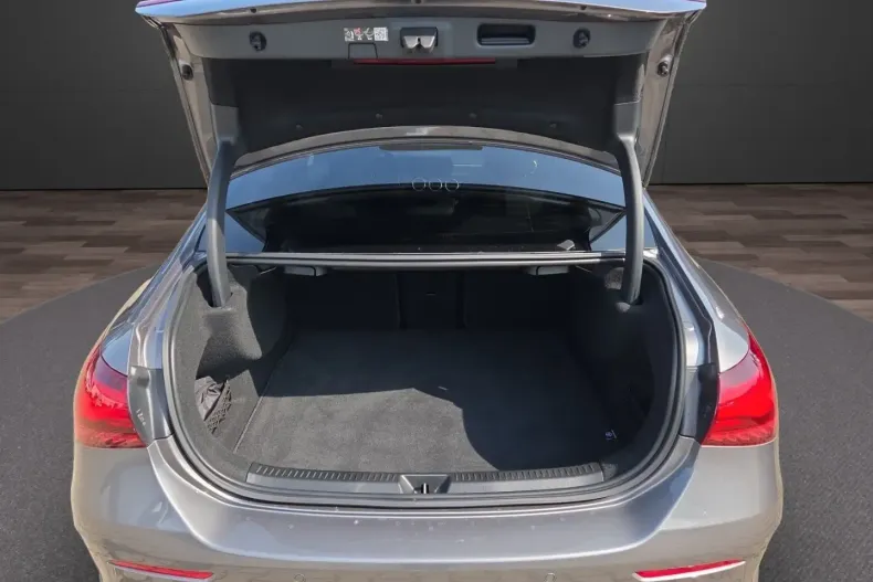 Mercedes-Benz A 250 din 2024 cu 16.600 km - oferta MER168087 - foto 11