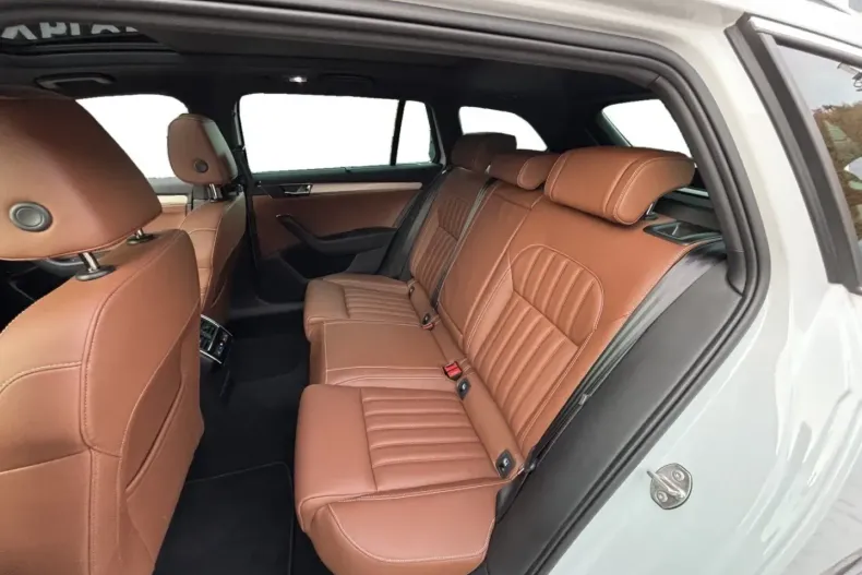 Skoda Superb din 2023 cu 56.836 km - oferta SKO168096 - foto 17