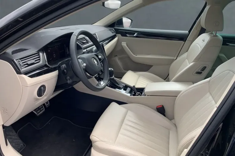 Skoda Superb din 2023 cu 45.000 km - oferta SKO168097 - foto 7