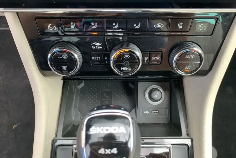 Skoda Superb din 2023 cu 45.000 km - oferta SKO168097 - foto 13