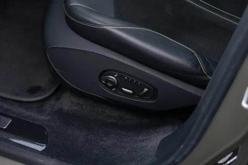 Aston Martin DBX din 2023 cu 25.500 km - oferta AST168100 - foto 29