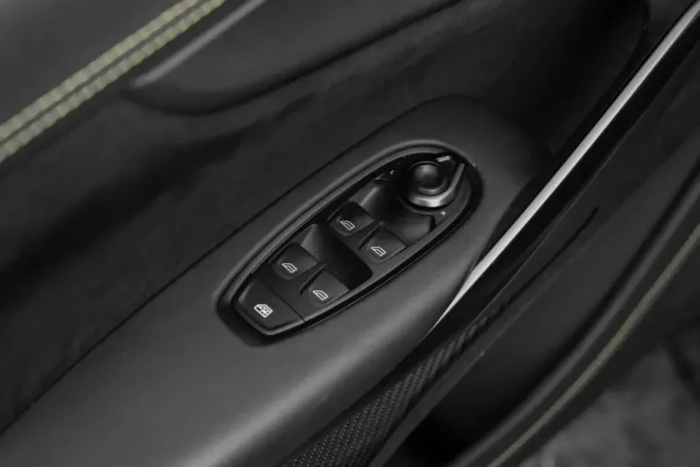 Aston Martin DBX din 2023 cu 25.500 km - oferta AST168100 - foto 30