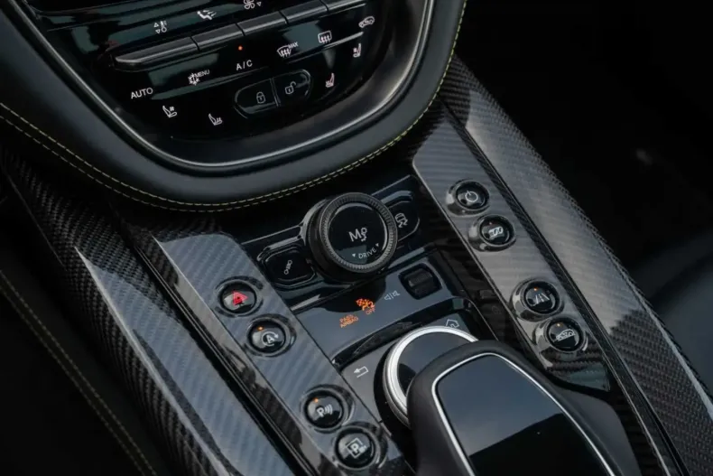 Aston Martin DBX din 2023 cu 25.500 km - oferta AST168100 - foto 37