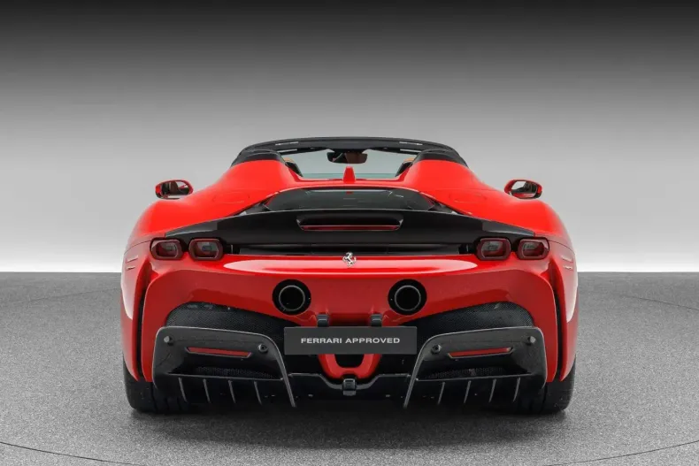 Ferrari SF90 din 2023 cu 2.600 km - oferta FER168104 - foto 5