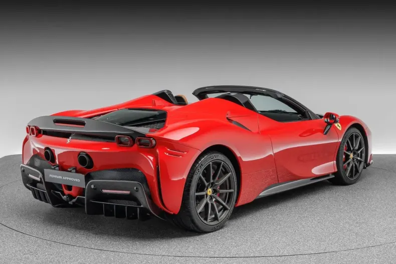 Ferrari SF90 din 2023 cu 2.600 km - oferta FER168104 - foto 6