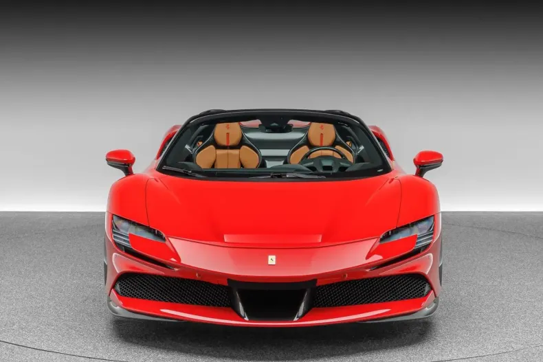 Ferrari SF90 din 2023 cu 2.600 km - oferta FER168104 - foto 8