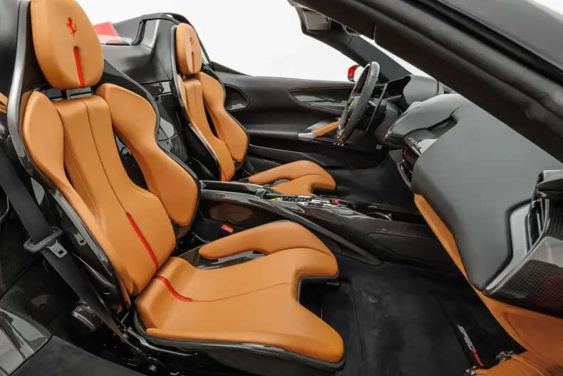Ferrari SF90 din 2023 cu 2.600 km - oferta FER168104 - foto 16