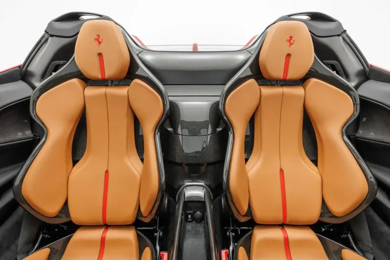 Ferrari SF90 din 2023 cu 2.600 km - oferta FER168104 - foto 19