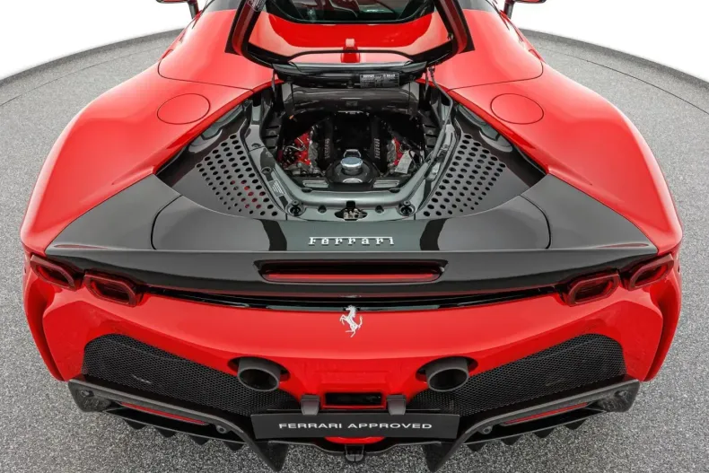 Ferrari SF90 din 2023 cu 2.600 km - oferta FER168104 - foto 26