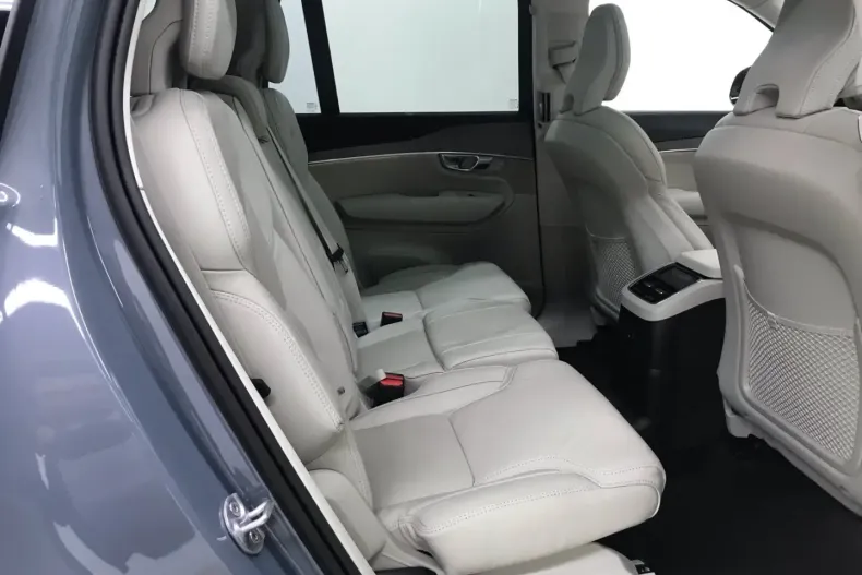 Volvo XC90 din 2022 cu 40.600 km - oferta VOL168112 - foto 8