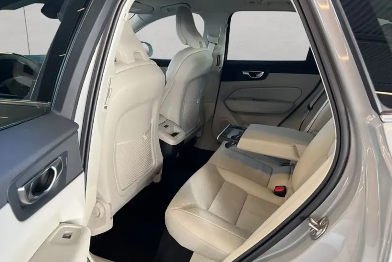 Volvo XC60 din 2024 cu 20.019 km - oferta VOL168116 - foto 15