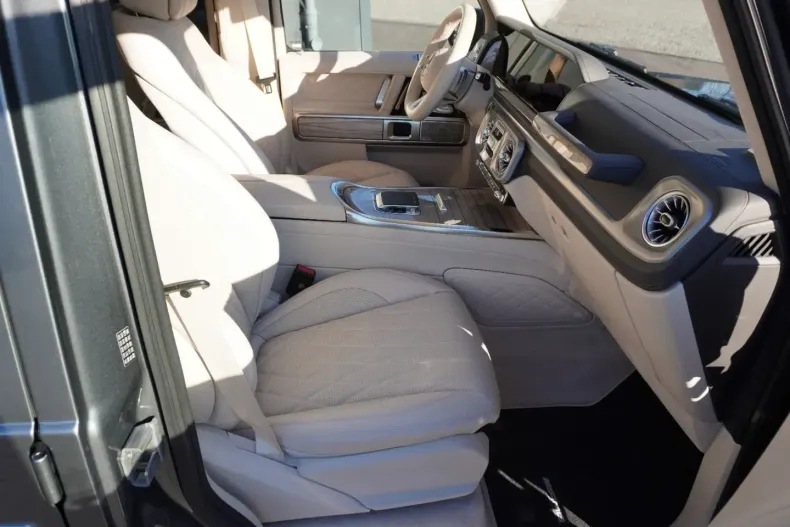 Mercedes-Benz G 450 din 2024 cu 2.400 km - oferta MER168123 - foto 4