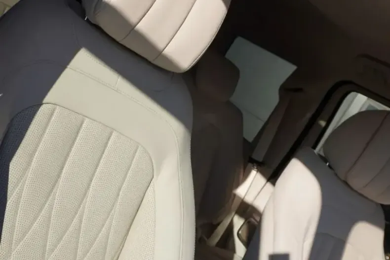 Mercedes-Benz G 450 din 2024 cu 2.400 km - oferta MER168123 - foto 27