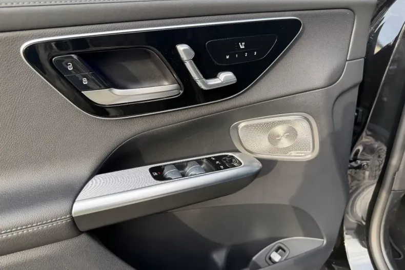 Mercedes-Benz GLC 300 din 2024 cu 32.250 km - oferta MER168141 - foto 11