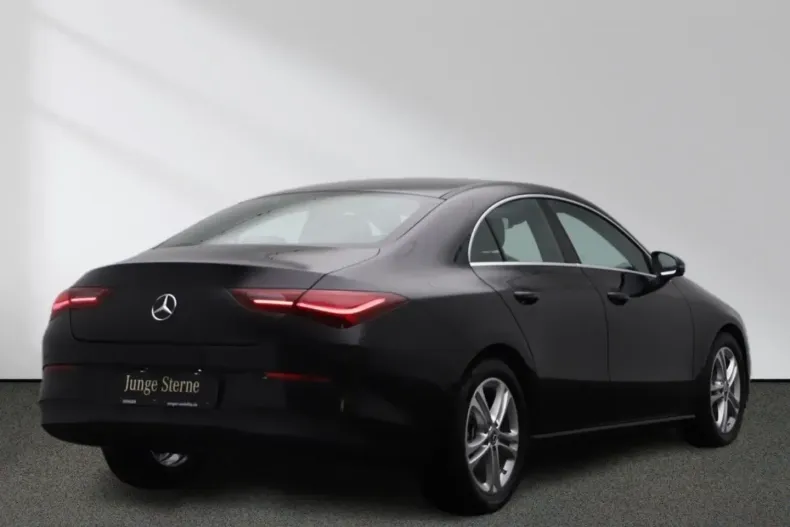 Mercedes-Benz CLA 180 din 2024 cu 9.457 km - oferta MER168184 - foto 3