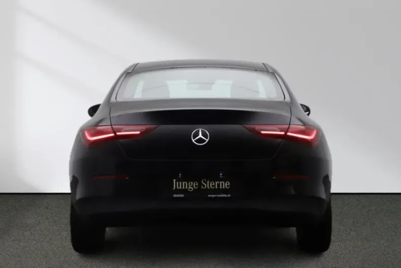 Mercedes-Benz CLA 180 din 2024 cu 9.457 km - oferta MER168184 - foto 5