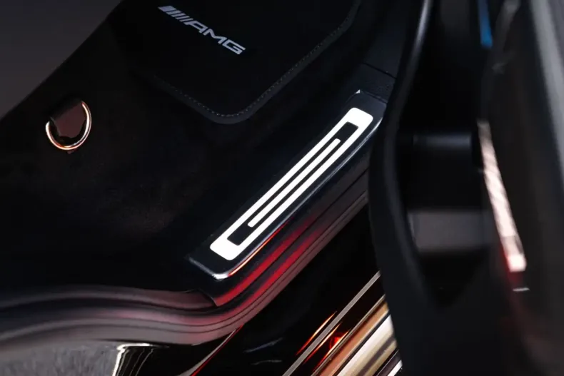 Mercedes-Benz G 450 din 2024 cu 3.800 km - oferta MER168185 - foto 39