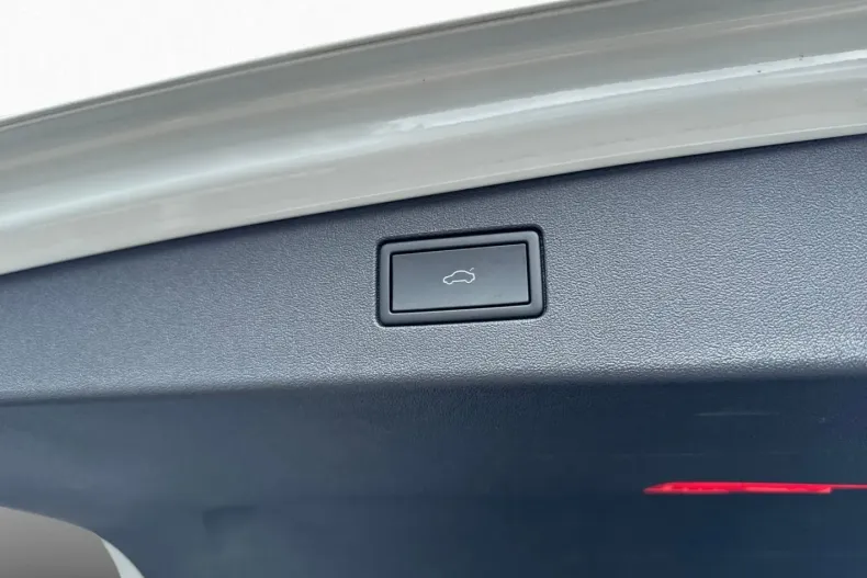 Volkswagen Tiguan din 2024 cu 14.200 km - oferta VOL168216 - foto 17