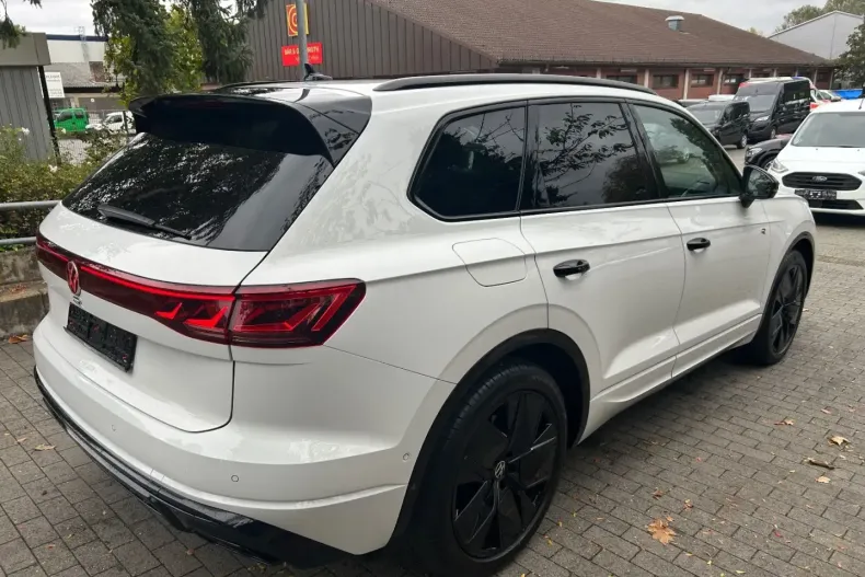 Volkswagen Touareg din 2025 cu 11.500 km - oferta VOL168218 - foto 4