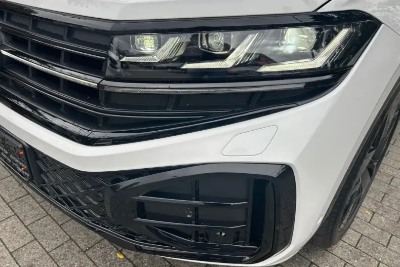 Volkswagen Touareg din 2025 cu 11.500 km - oferta VOL168218 - foto 9