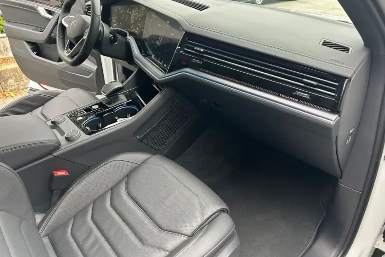 Volkswagen Touareg din 2025 cu 11.500 km - oferta VOL168218 - foto 11