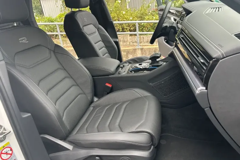 Volkswagen Touareg din 2025 cu 11.500 km - oferta VOL168218 - foto 13