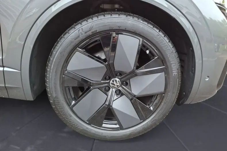 Volkswagen Touareg din 2025 cu 15.749 km - oferta VOL168220 - foto 12