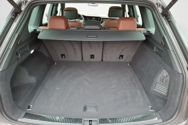 Volkswagen Touareg din 2025 cu 15.749 km - oferta VOL168220 - foto 13