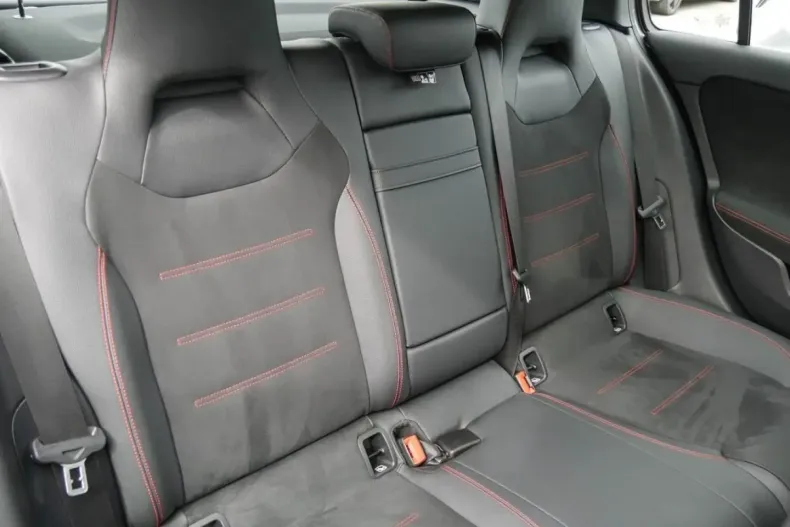 Mercedes-Benz A 200 din 2024 cu 27.668 km - oferta MER168229 - foto 4