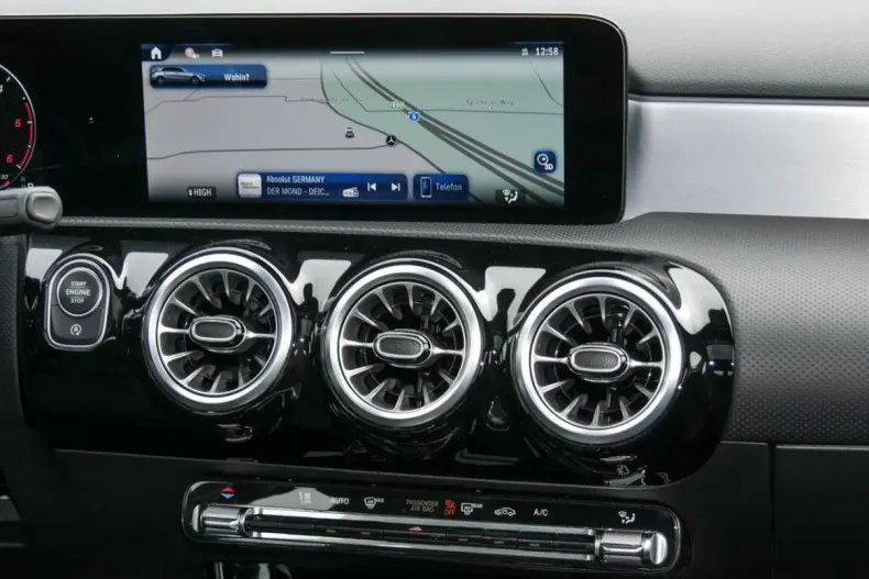 Mercedes-Benz A 200 din 2024 cu 27.668 km - oferta MER168229 - foto 7