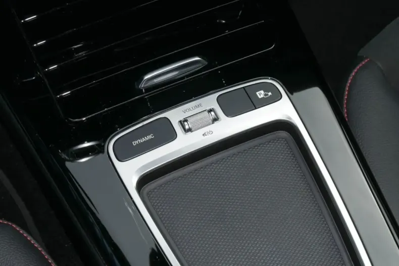 Mercedes-Benz A 200 din 2024 cu 27.668 km - oferta MER168229 - foto 9