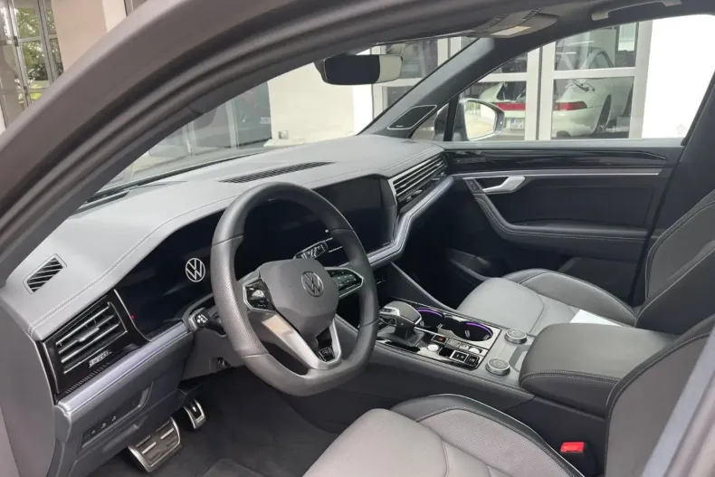Volkswagen Touareg din 2024 cu 27.000 km - oferta VOL168232 - foto 8