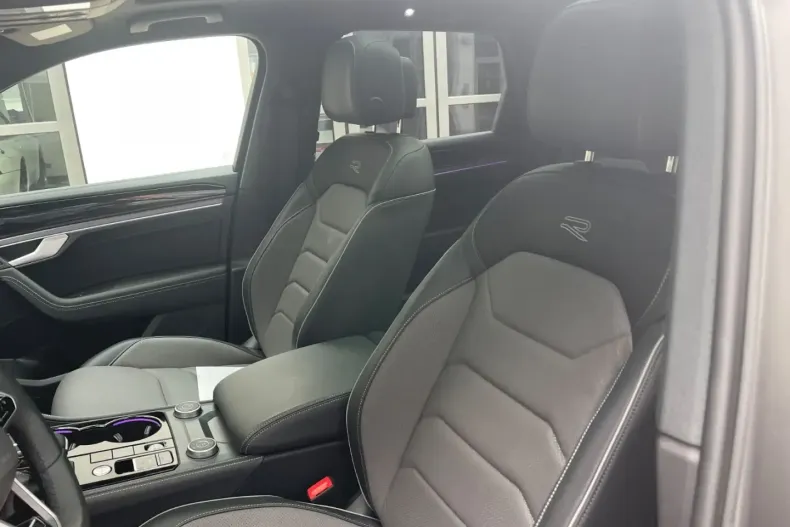 Volkswagen Touareg din 2024 cu 27.000 km - oferta VOL168232 - foto 9