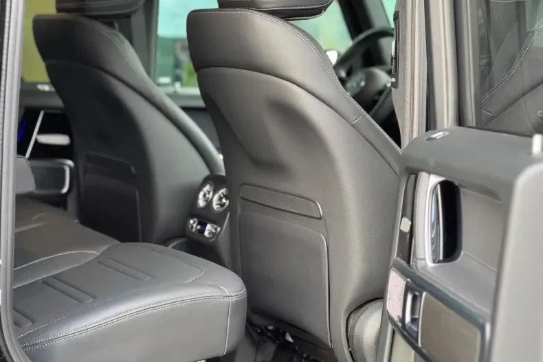 Mercedes-Benz G 450 din 2024 cu 24.800 km - oferta MER168234 - foto 12