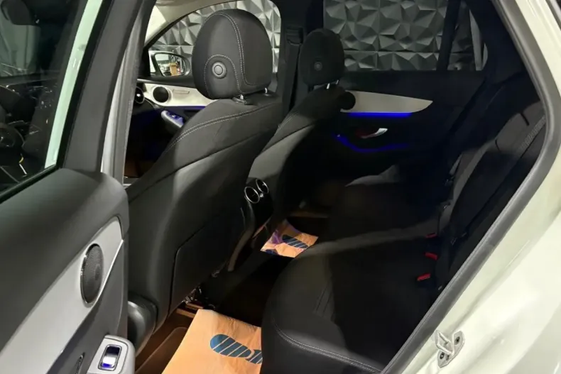 Mercedes-Benz GLC 220 din 2021 cu 97.492 km - oferta MER168264 - foto 13