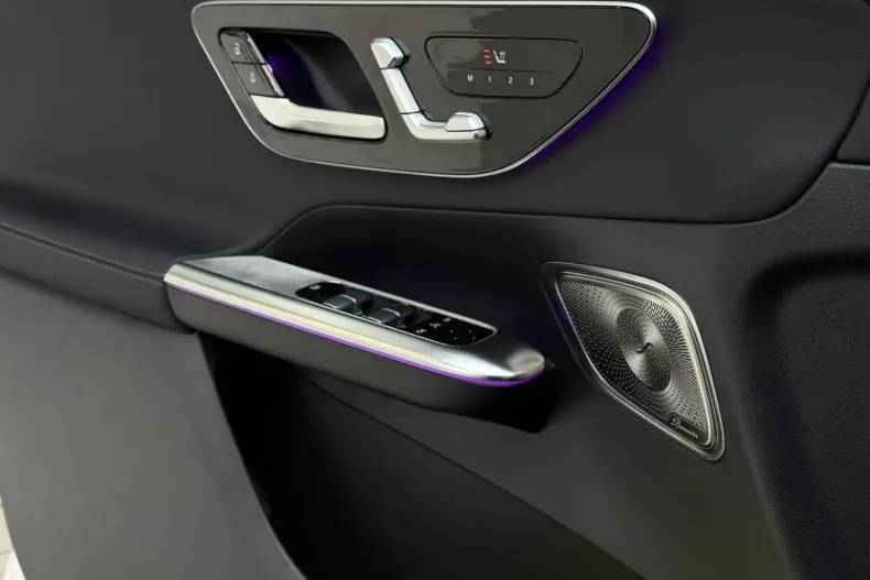 Mercedes-Benz GLC 220 din 2025 cu 16.000 km - oferta MER168265 - foto 10