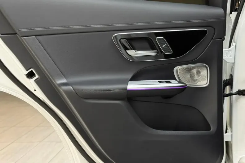 Mercedes-Benz GLC 220 din 2025 cu 16.000 km - oferta MER168265 - foto 24