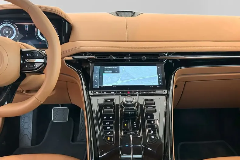 Aston Martin DB12 din 2024 cu 1.200 km - oferta AST168293 - foto 11