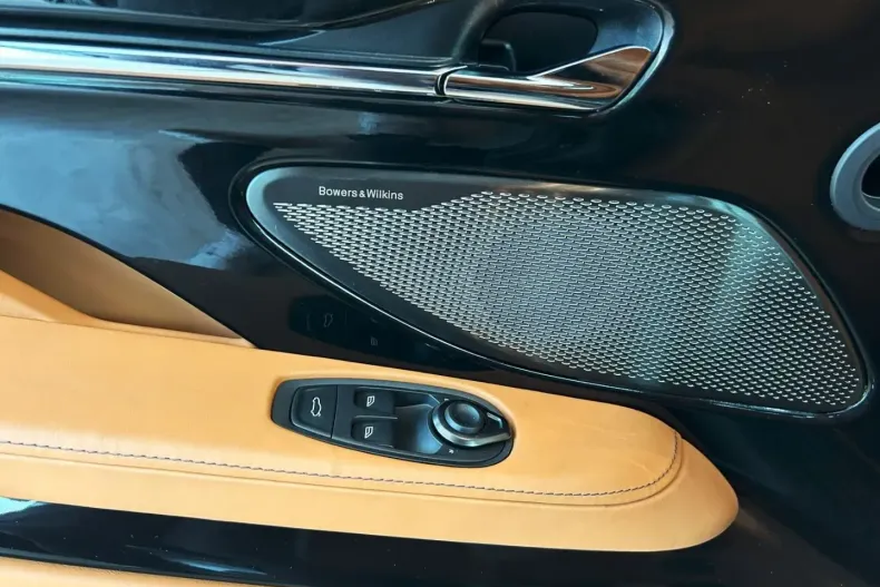 Aston Martin DB12 din 2024 cu 1.200 km - oferta AST168293 - foto 26