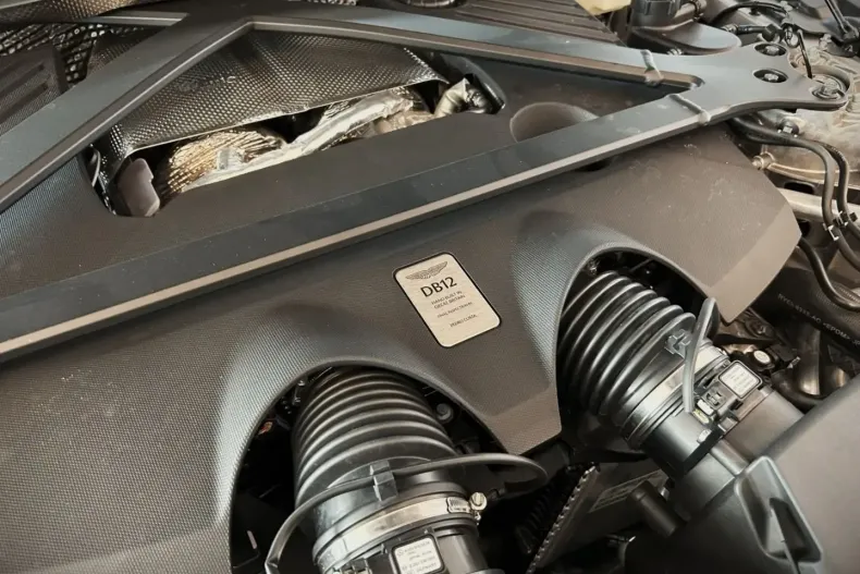 Aston Martin DB12 din 2024 cu 1.200 km - oferta AST168293 - foto 28