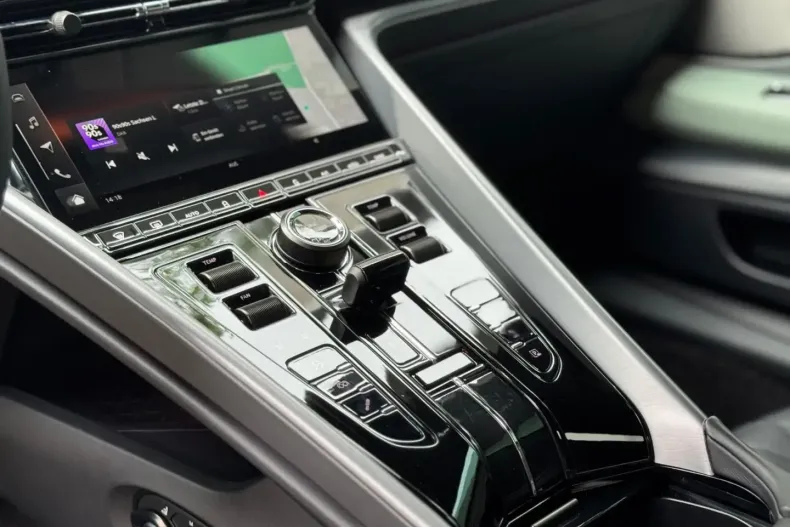 Aston Martin DB12 din 2025 cu 3.500 km - oferta AST168295 - foto 20