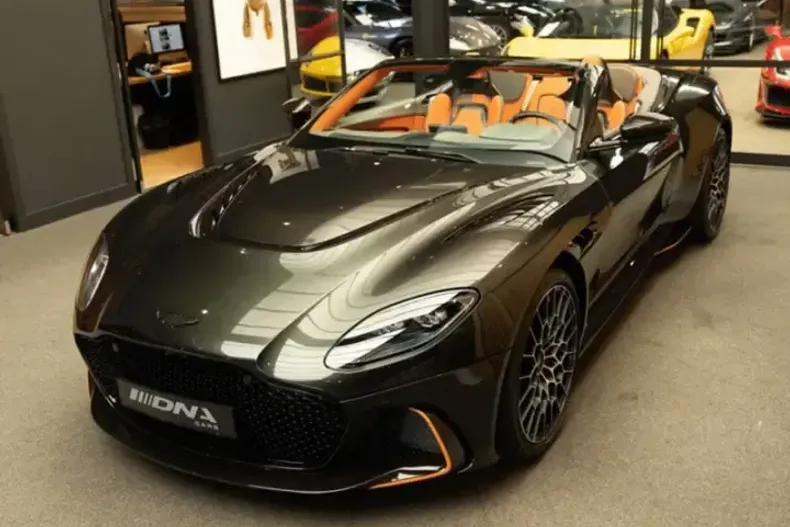 Aston Martin DBS din 2024 cu 3.500 km - oferta AST168304 - foto 1