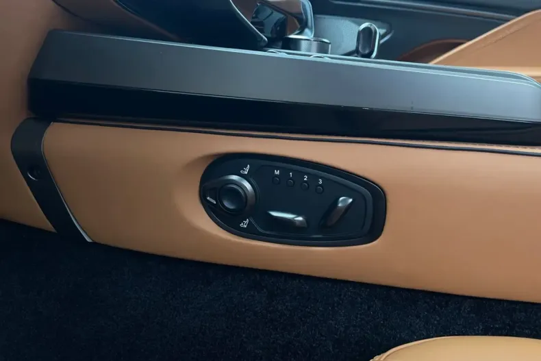 Aston Martin Vanquish din 2025 cu 6.001 km - oferta AST168309 - foto 27