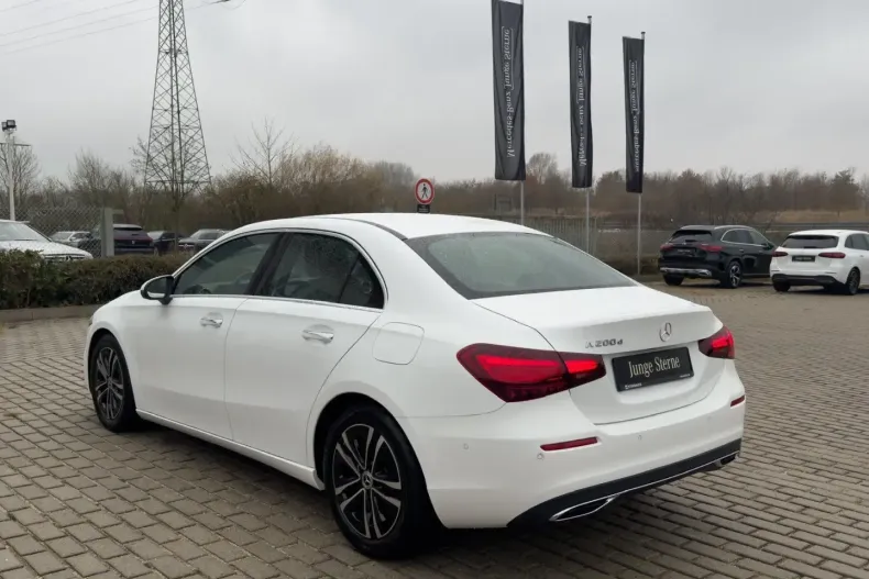 Mercedes-Benz A 200 din 2024 cu 27.179 km - oferta MER168310 - foto 4