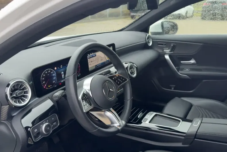 Mercedes-Benz A 200 din 2024 cu 27.179 km - oferta MER168310 - foto 6