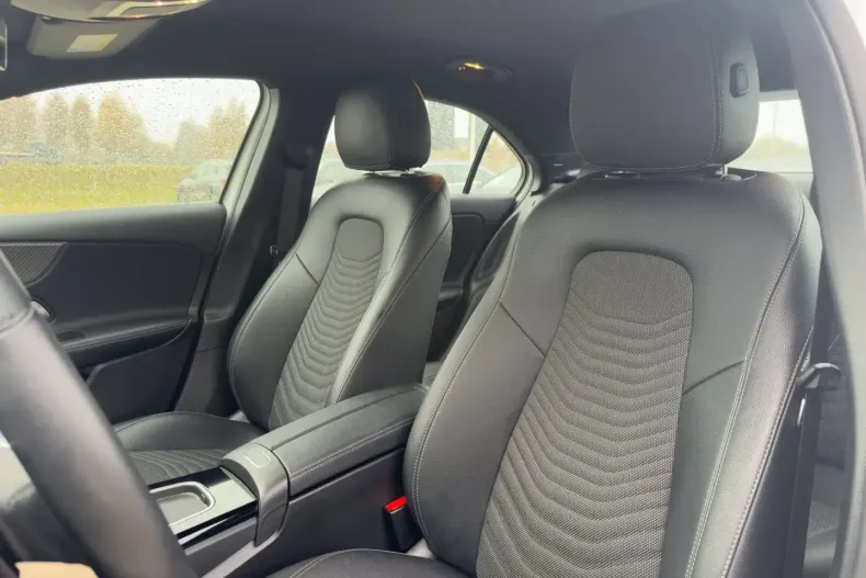 Mercedes-Benz A 200 din 2024 cu 27.179 km - oferta MER168310 - foto 7