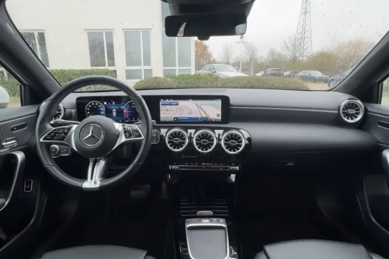 Mercedes-Benz A 200 din 2024 cu 27.179 km - oferta MER168310 - foto 8