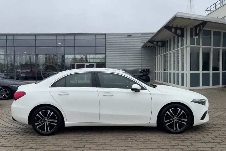 Mercedes-Benz A 200 din 2024 cu 27.179 km - oferta MER168310 - foto 14